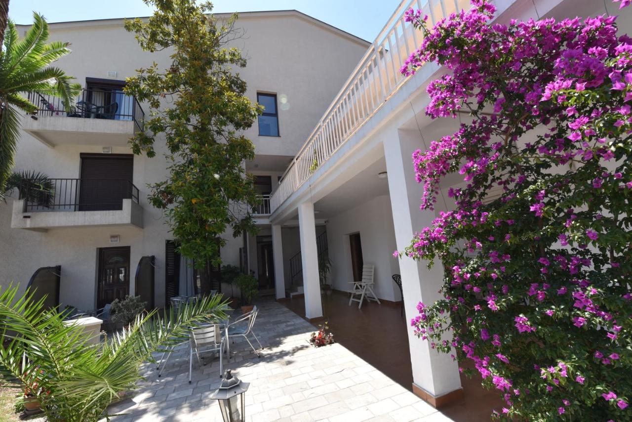 Studio Apartments 6 Palmi บุดวา ภายนอก รูปภาพ